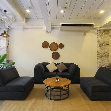Pula Silom Otel Bangkok Dış mekan fotoğraf
