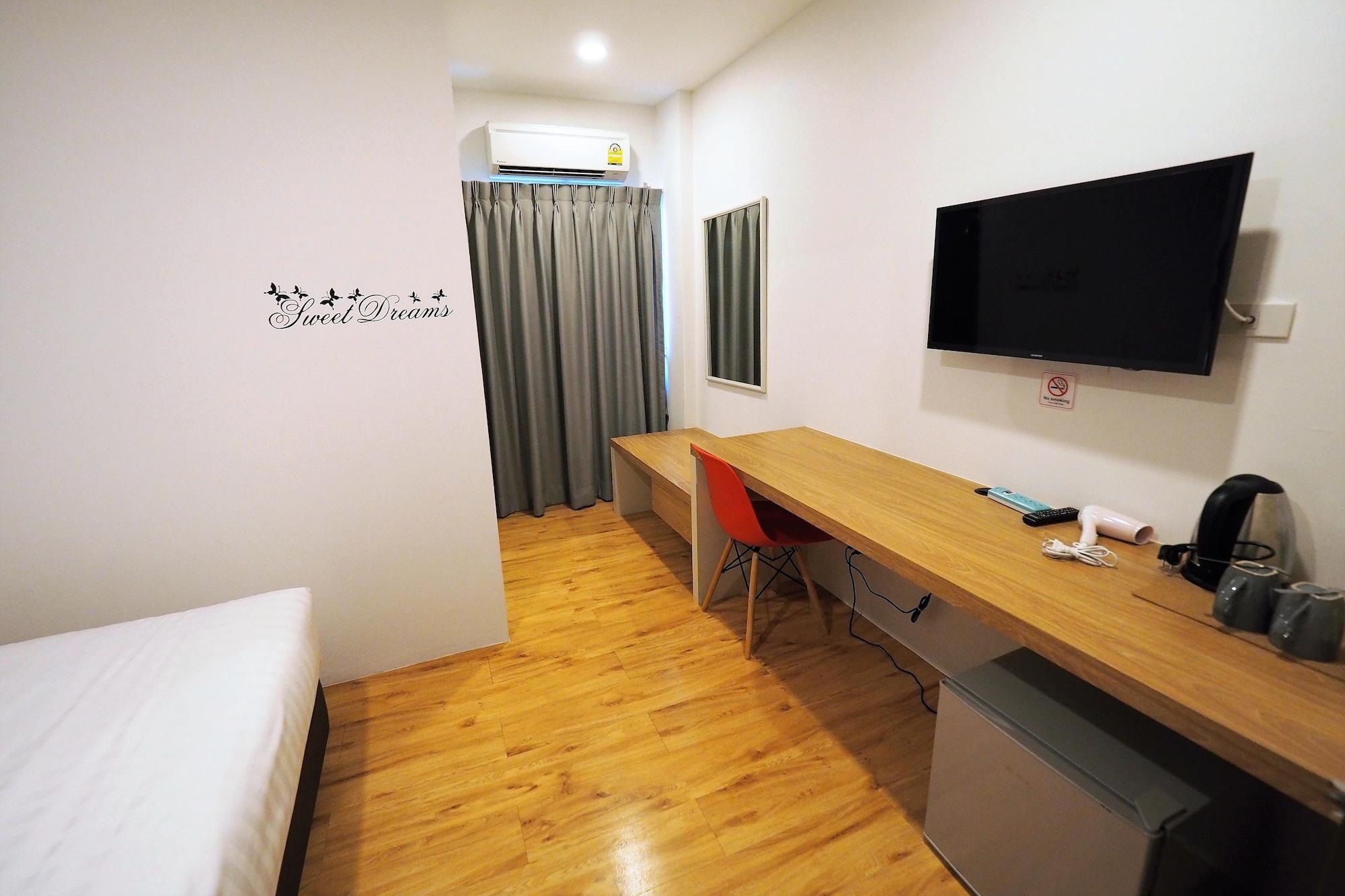 Pula Silom Otel Bangkok Dış mekan fotoğraf