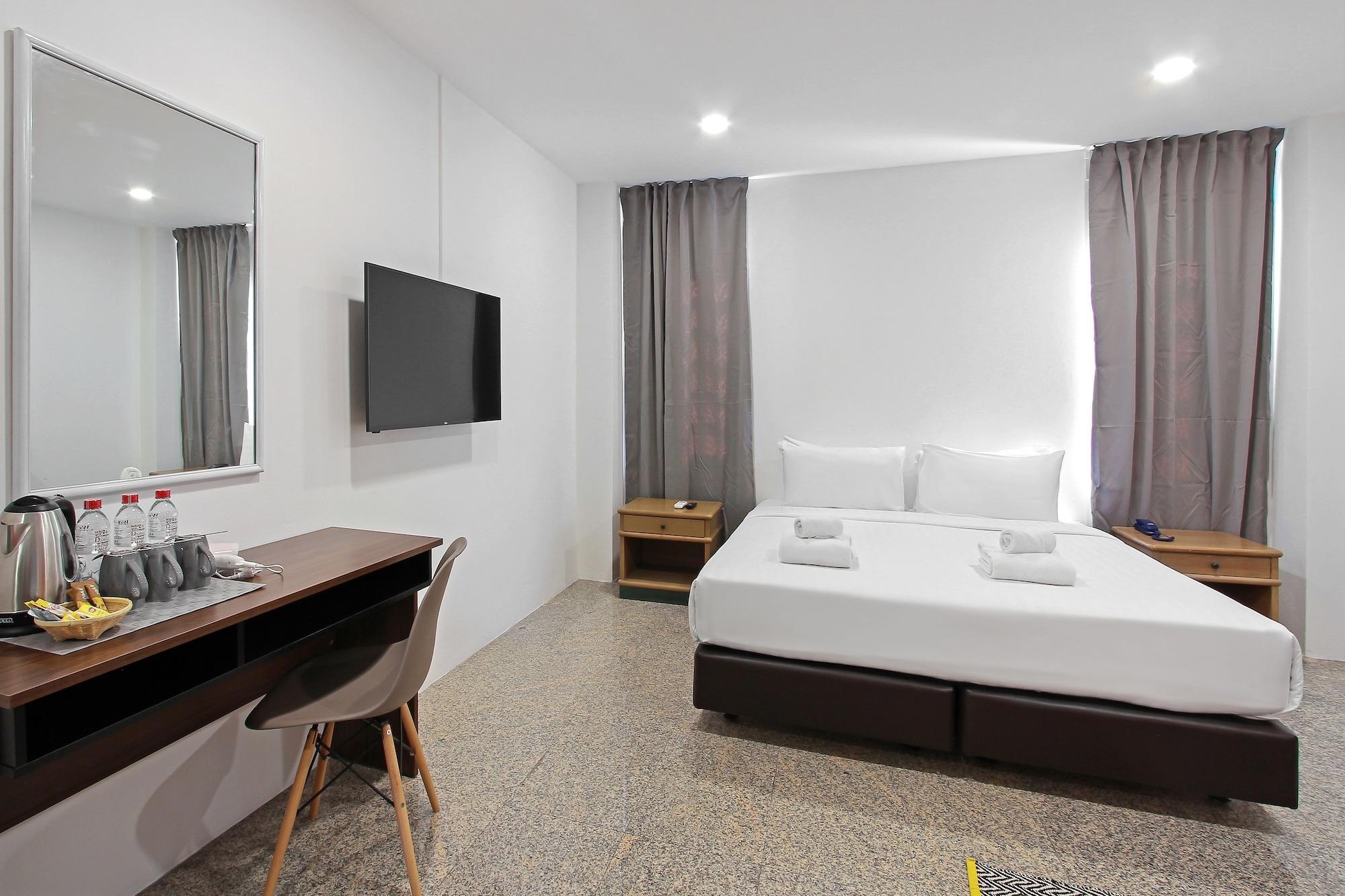Pula Silom Otel Bangkok Dış mekan fotoğraf