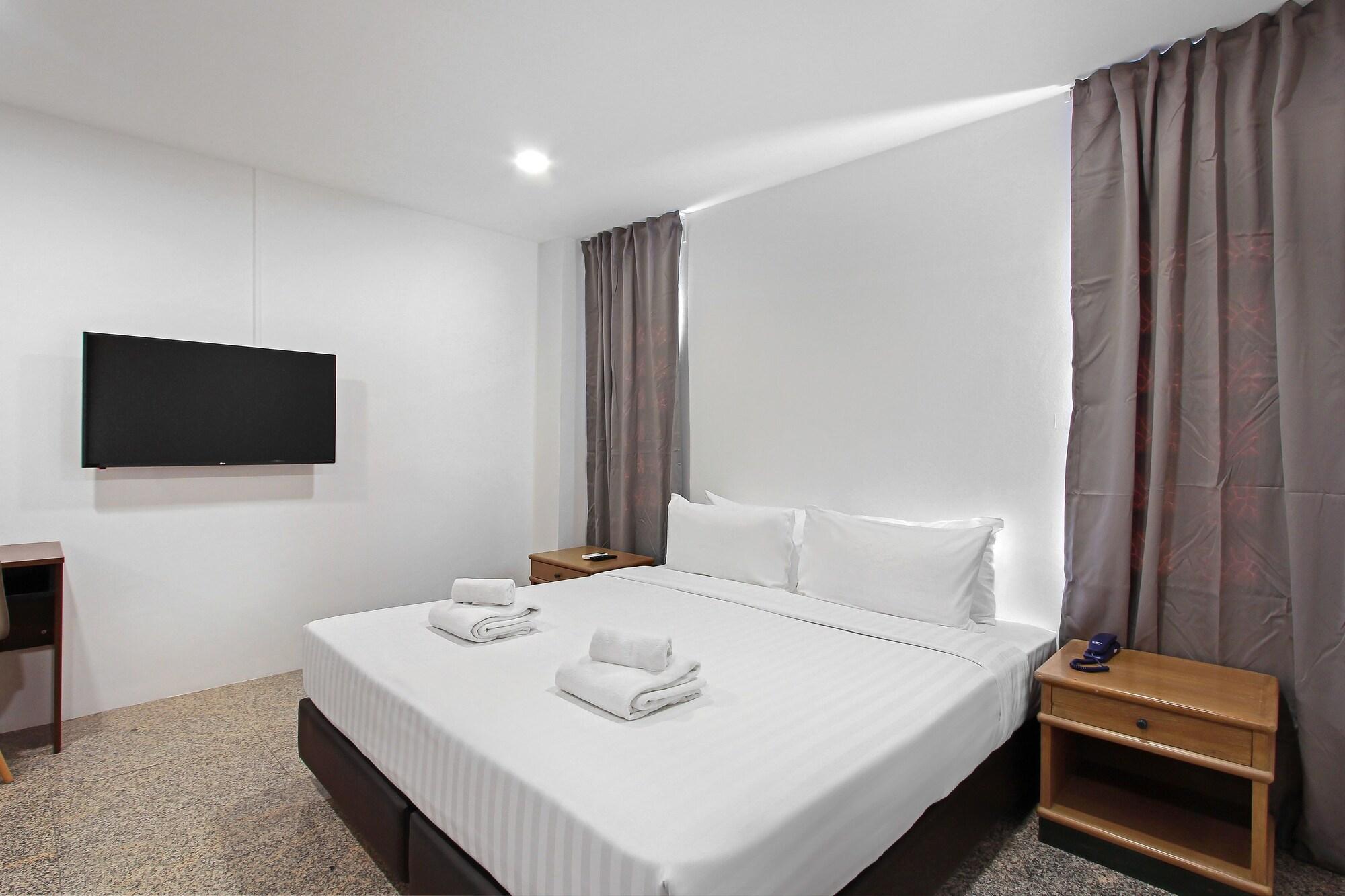 Pula Silom Otel Bangkok Dış mekan fotoğraf