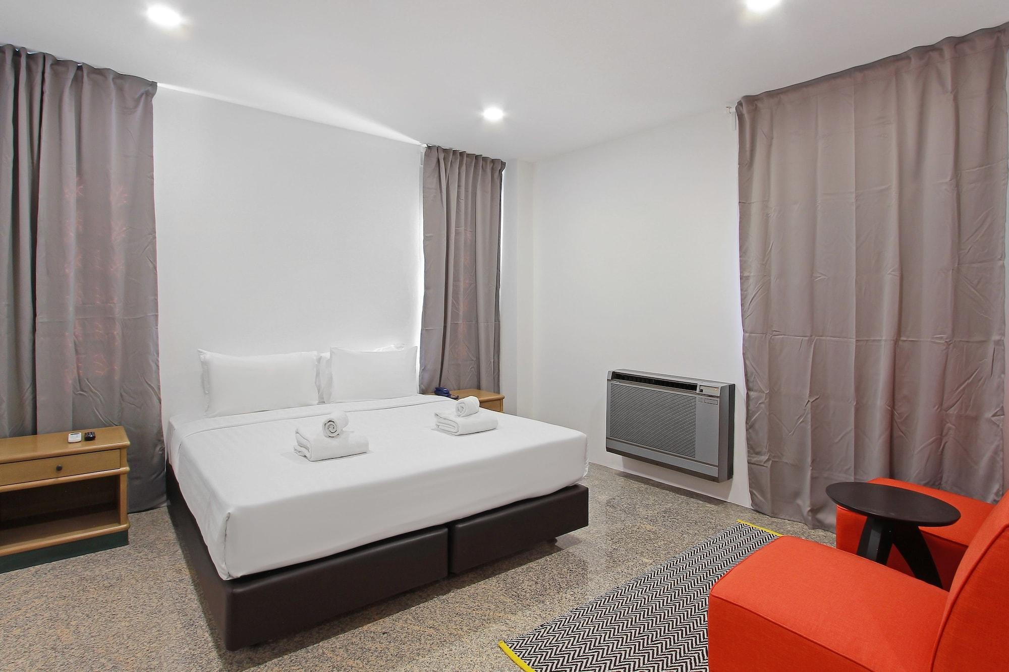 Pula Silom Otel Bangkok Dış mekan fotoğraf