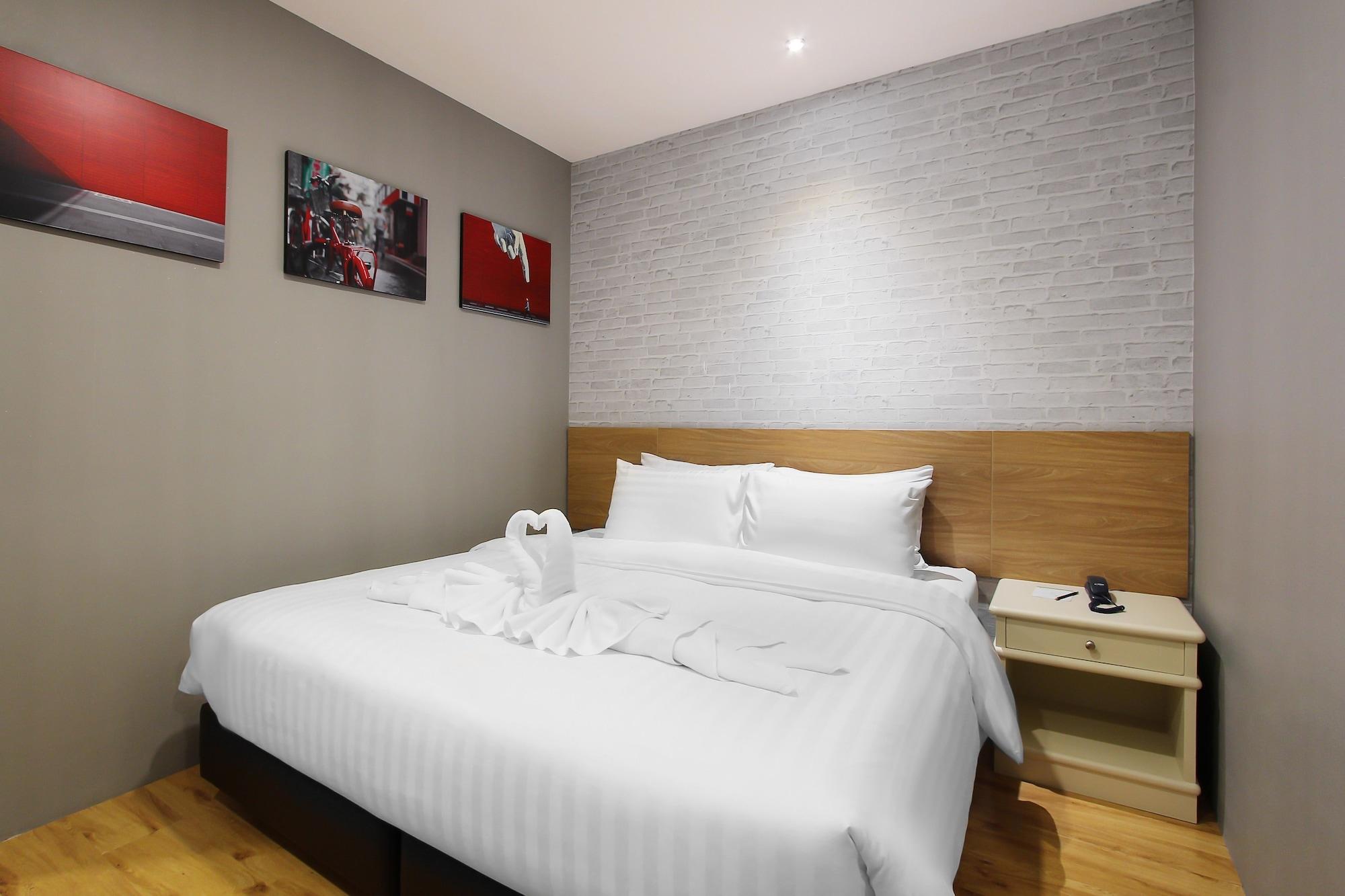 Pula Silom Otel Bangkok Dış mekan fotoğraf