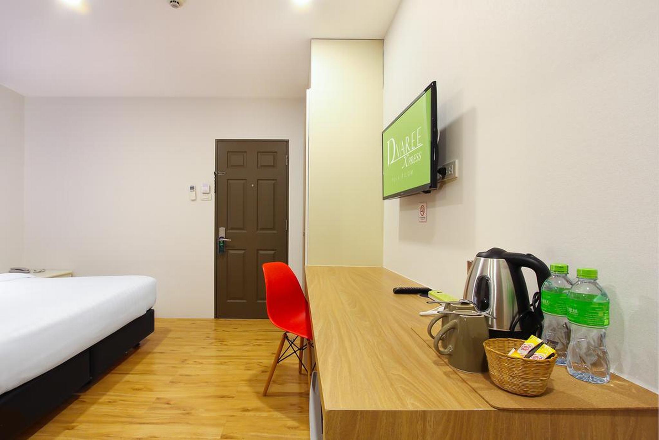 Pula Silom Otel Bangkok Dış mekan fotoğraf