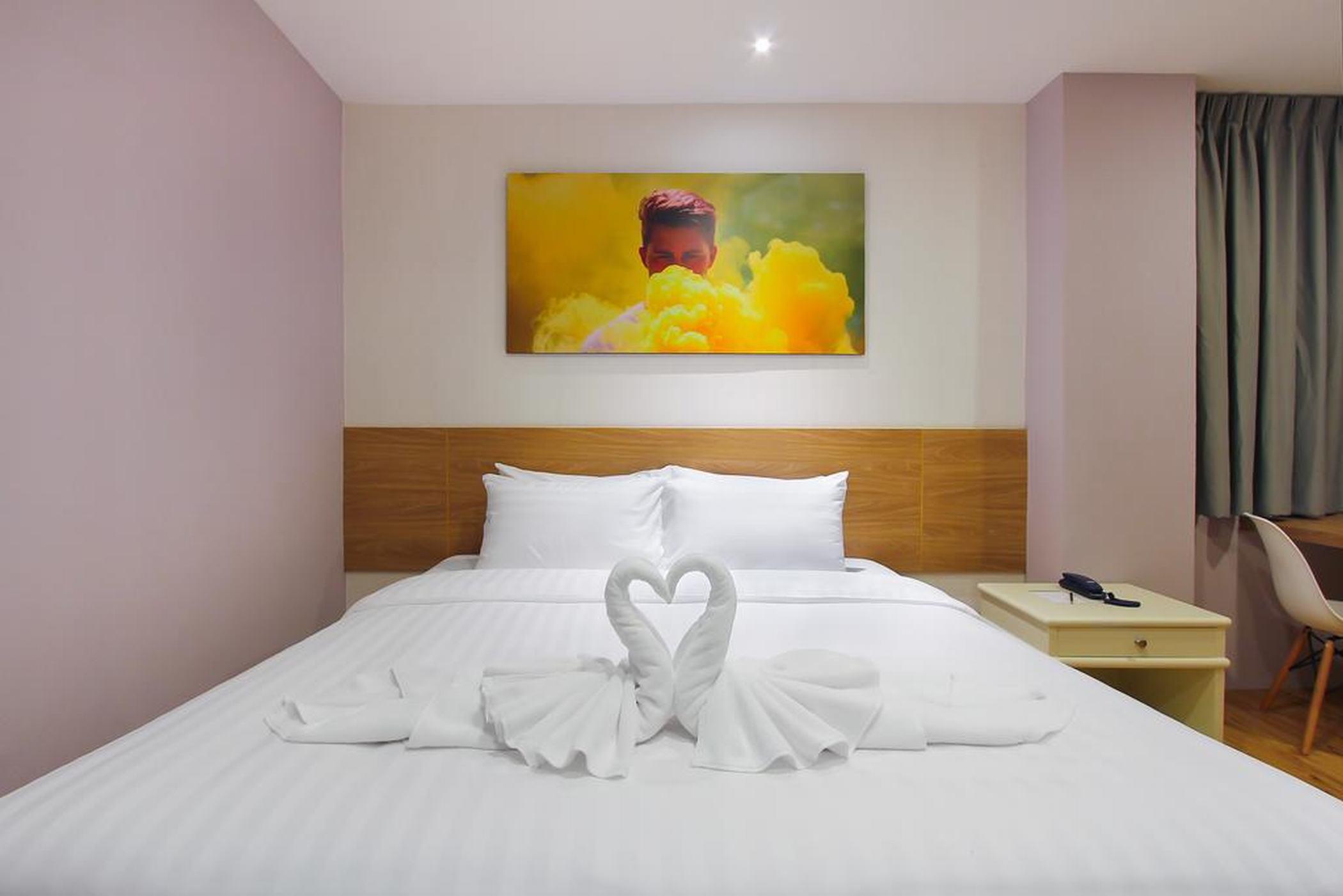 Pula Silom Otel Bangkok Dış mekan fotoğraf