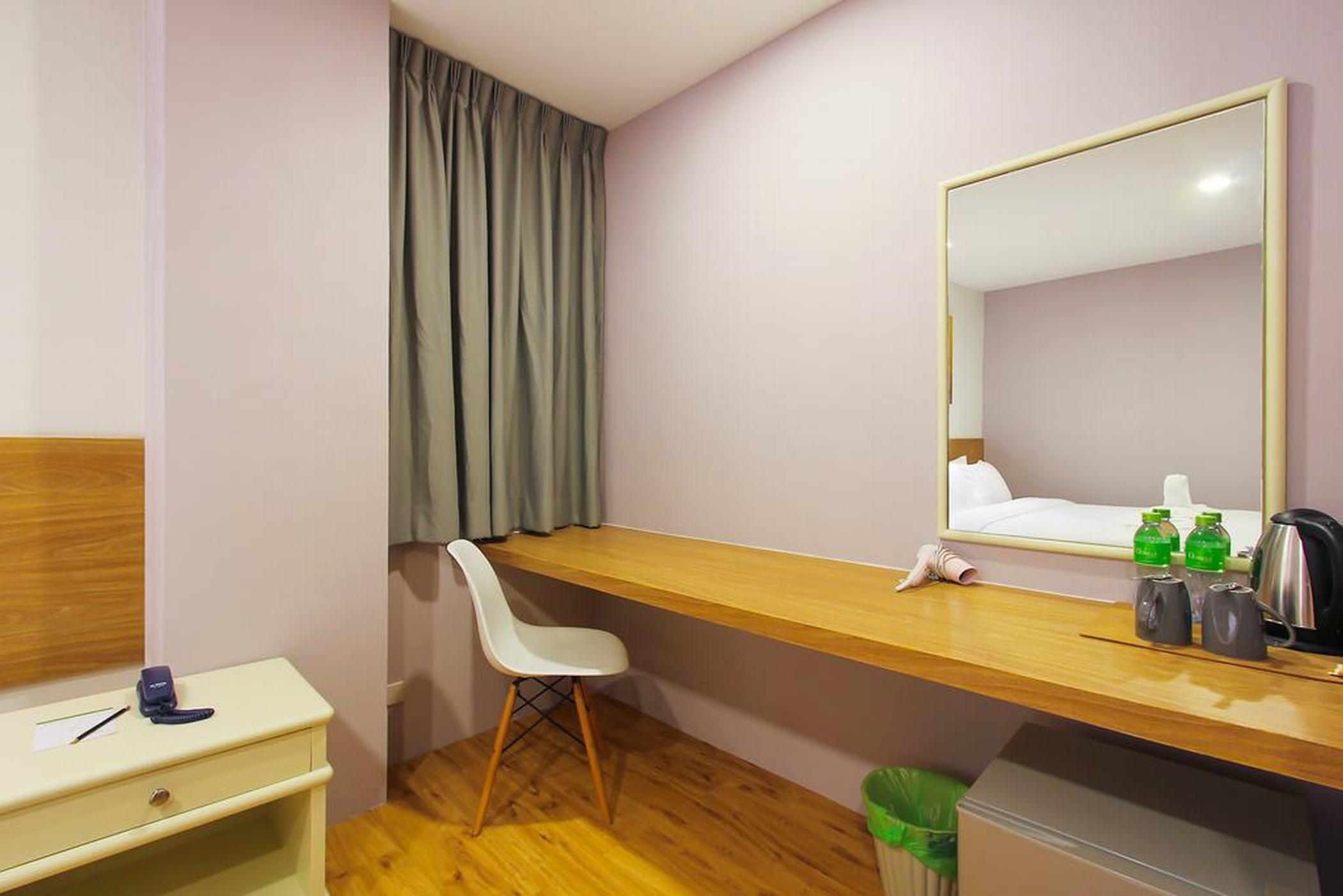 Pula Silom Otel Bangkok Dış mekan fotoğraf