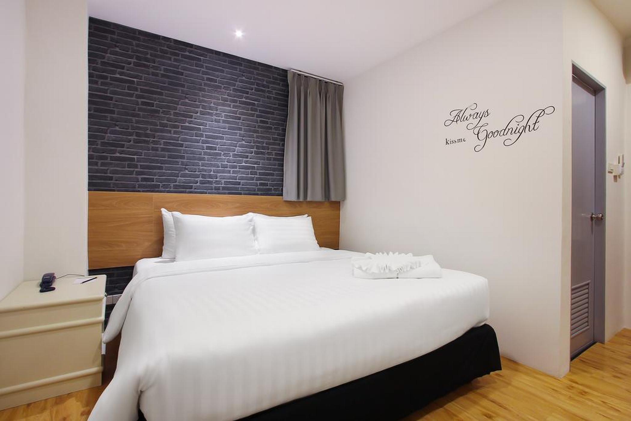 Pula Silom Otel Bangkok Dış mekan fotoğraf