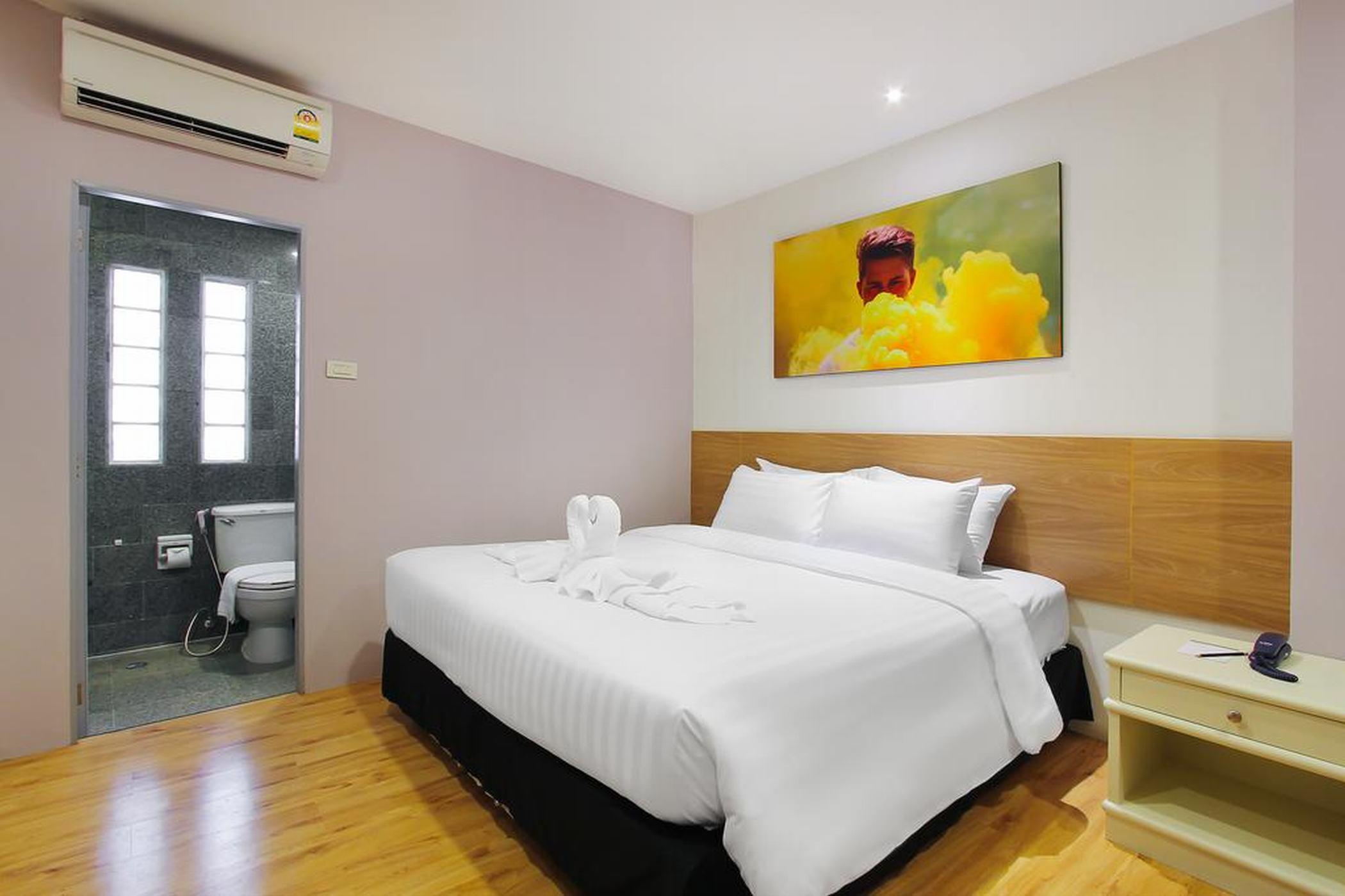 Pula Silom Otel Bangkok Dış mekan fotoğraf