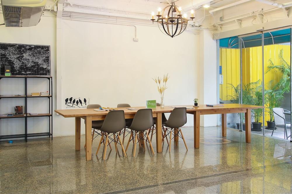 Pula Silom Otel Bangkok Dış mekan fotoğraf