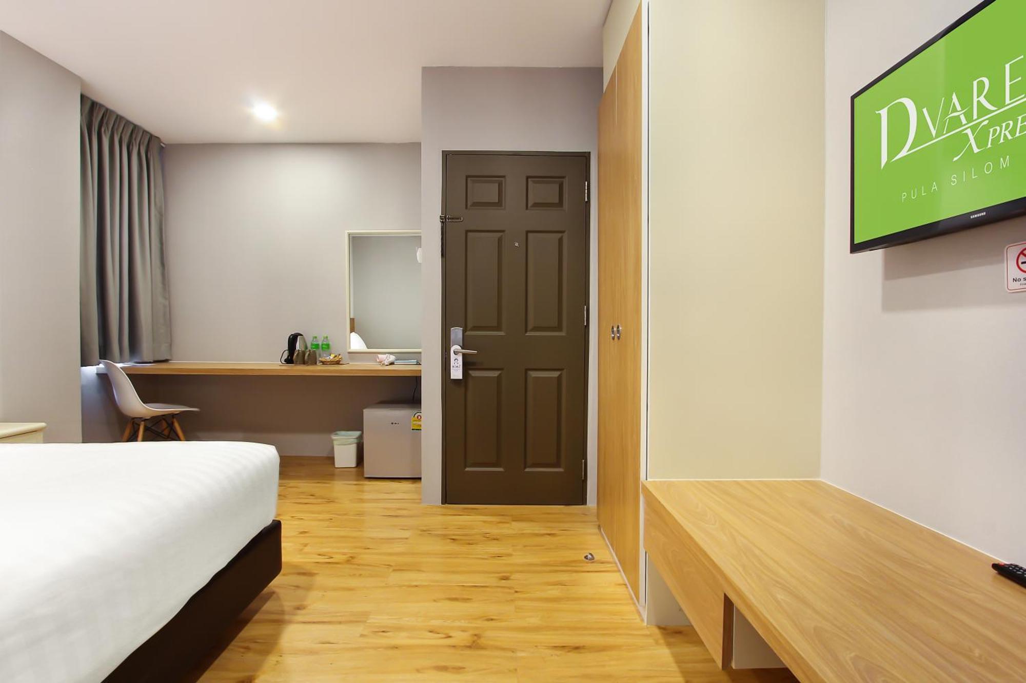 Pula Silom Otel Bangkok Dış mekan fotoğraf