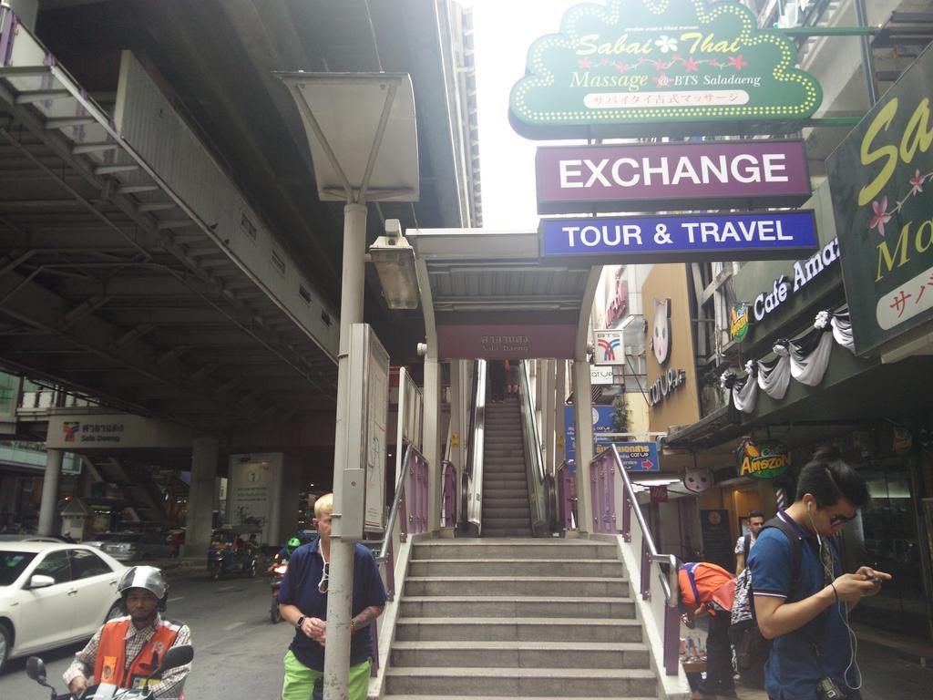 Pula Silom Otel Bangkok Dış mekan fotoğraf
