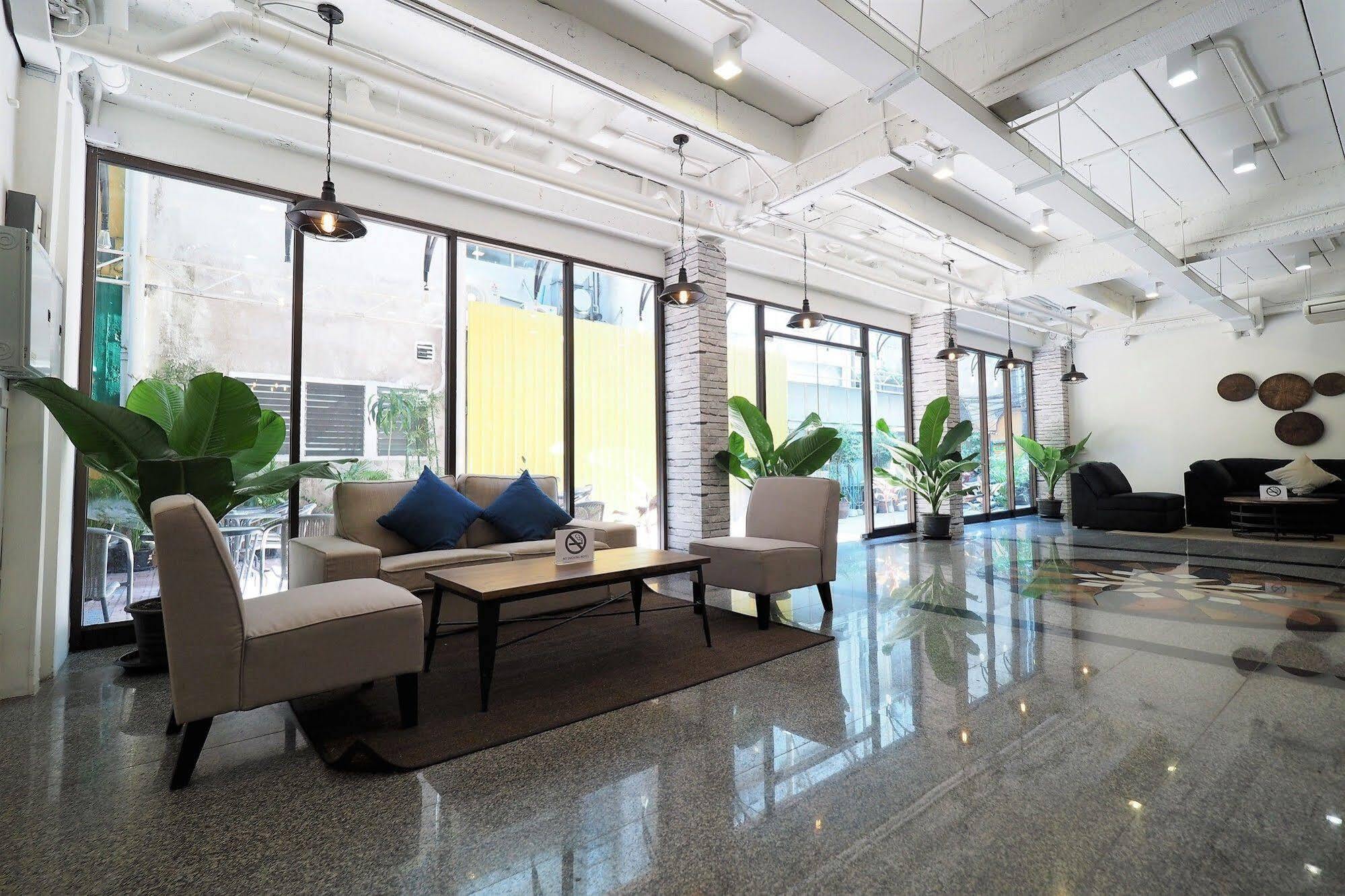 Pula Silom Otel Bangkok Dış mekan fotoğraf